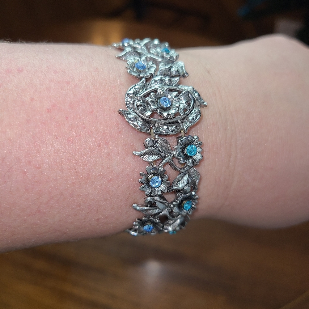 Floral bracelet